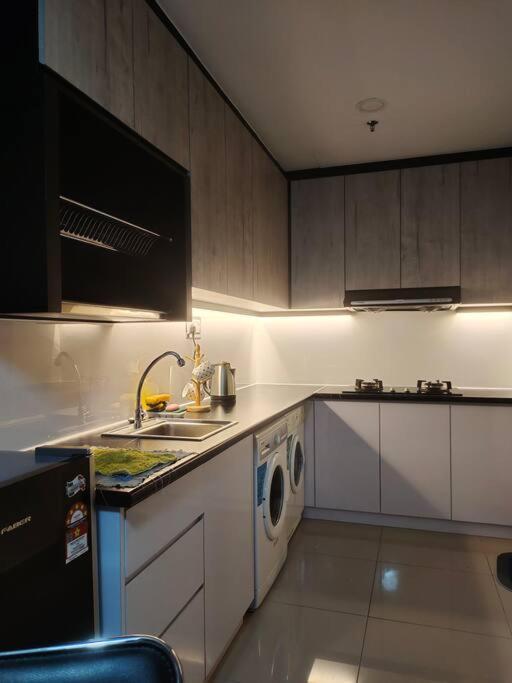 Urban360 Pool View With Netflix And Wifi Apartment Batu Caves Exterior photo