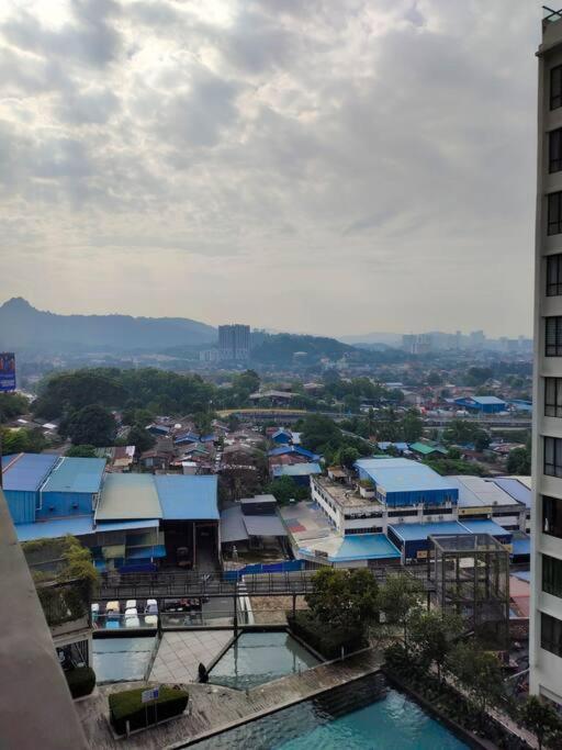 Urban360 Pool View With Netflix And Wifi Apartment Batu Caves Exterior photo